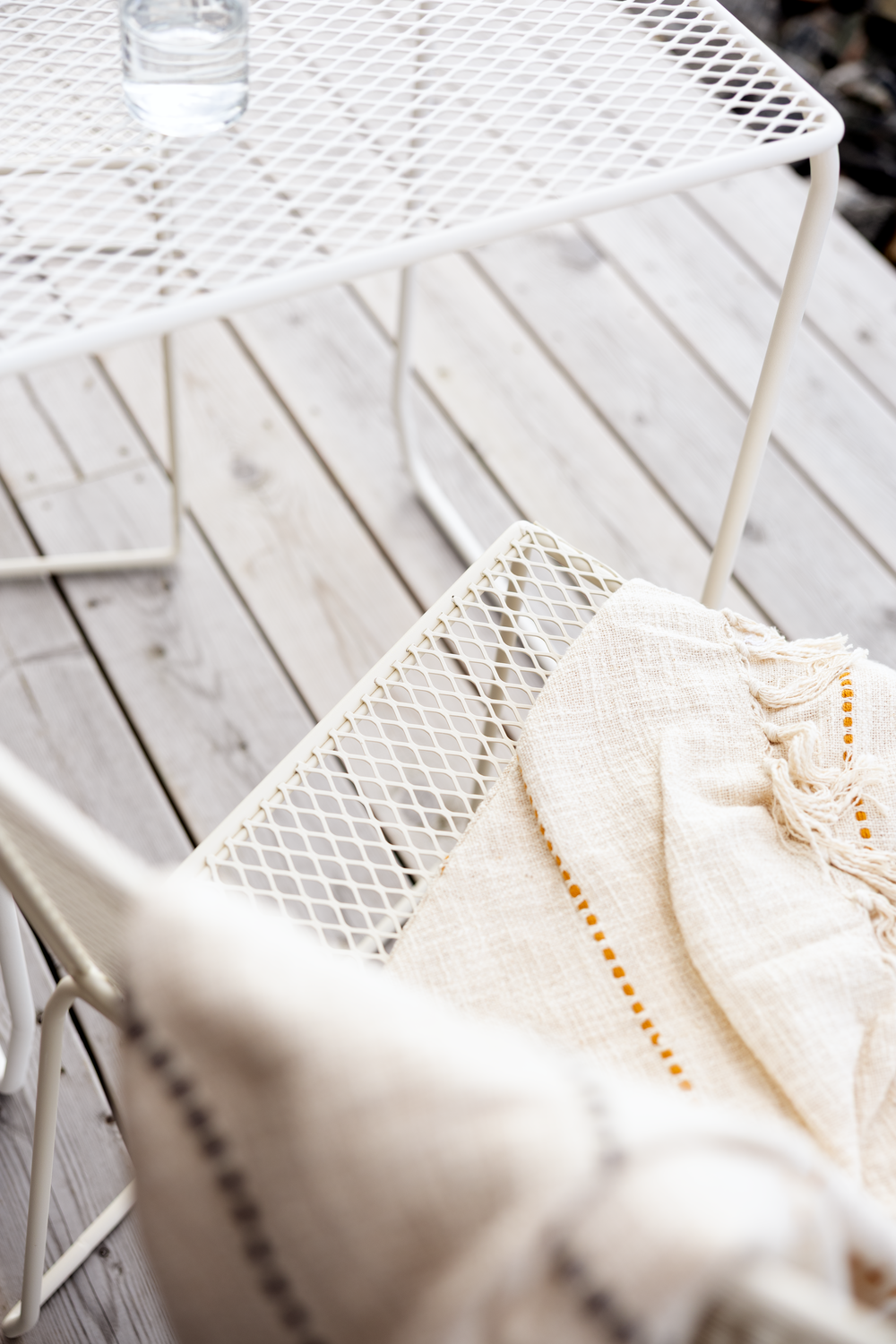 Haru table café Pearl white