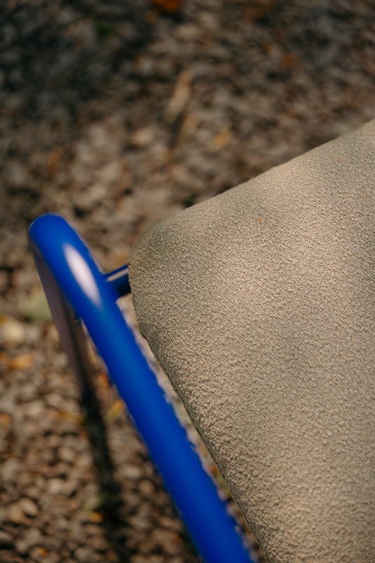 Bendt fauteuil Indigo Blue/Teddy Beige